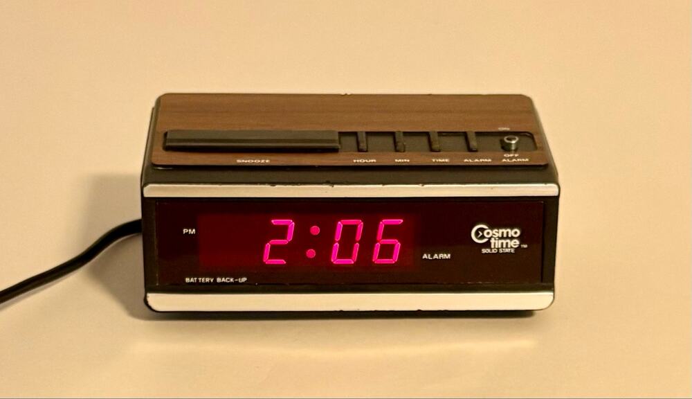 Vintage Cosmo Time E517A Alarm Clock Wood Grain, Alarm Works test and working